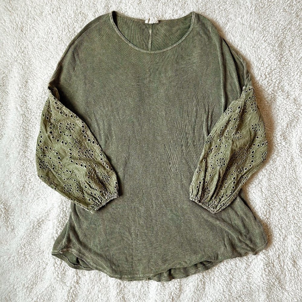 Three Birds Nest Eyelet Sleeve Waffle Knit Tunic